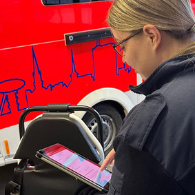 Digitalisierung im Rettungsdienst: DRK Lünen schafft Zettelwirtschaft in 1,5 Wochen ab
