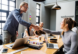 People Powered: 7 Tipps, wie Mitarbeitende zu Treibern der digitalen Transformation werden